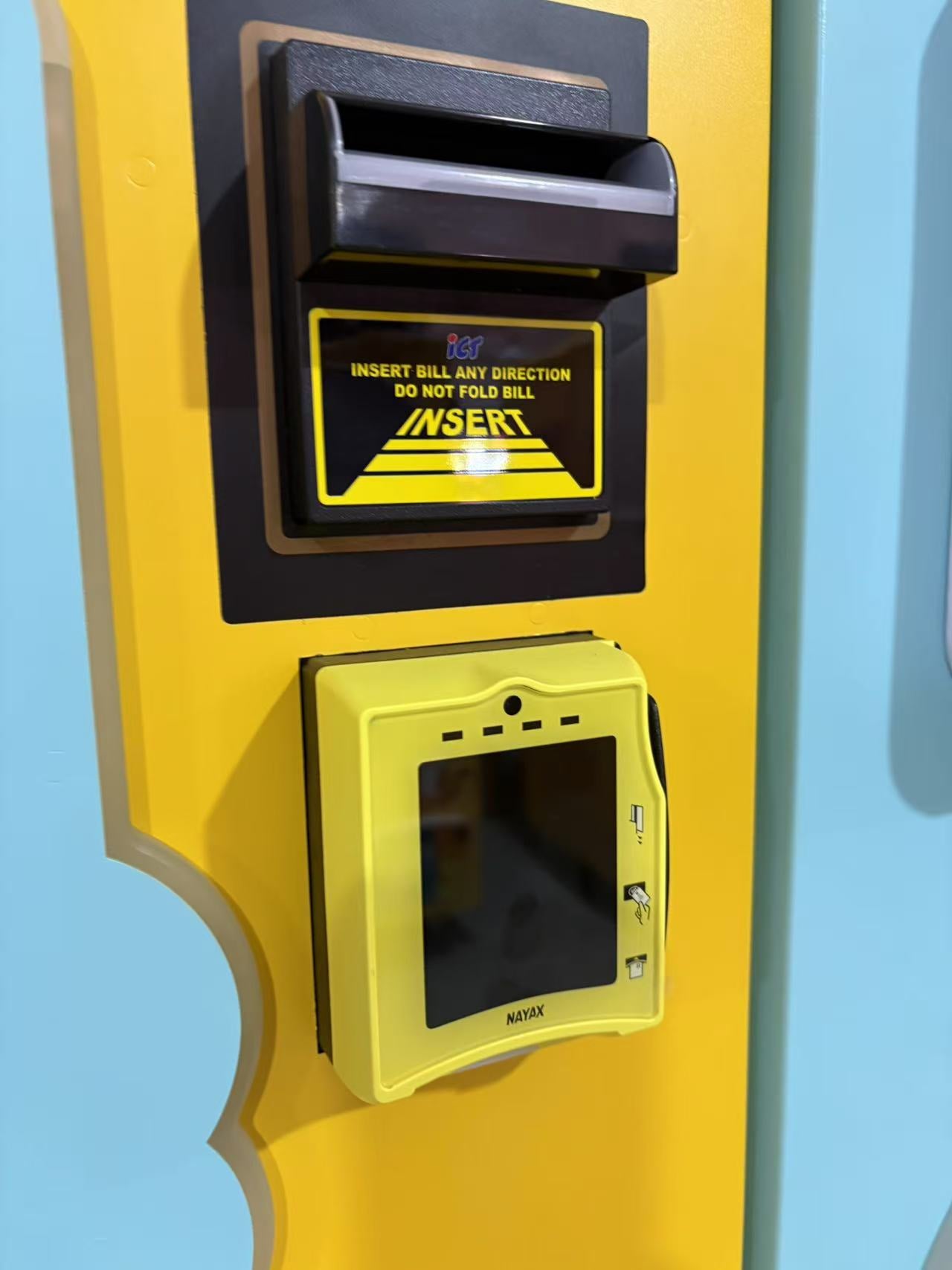 Vender machine for printing phone case